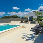 La By Interhome 빌라 *