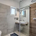La By Interhome *