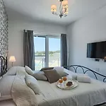 La By Interhome *
