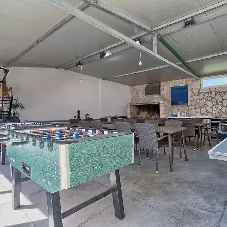 La By Interhome Villa