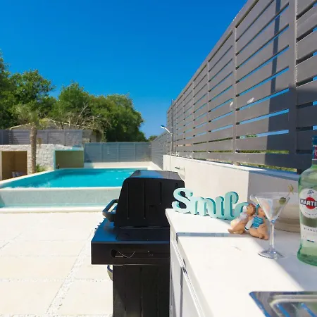La By Interhome Villa