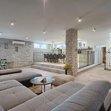 La By Interhome Vila *