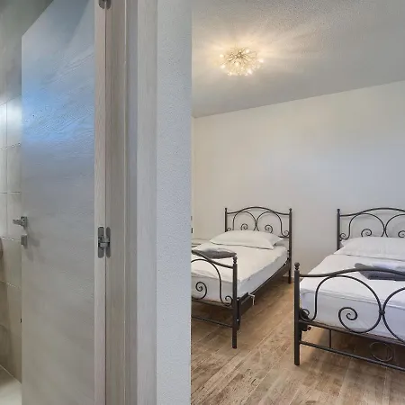 La By Interhome Vila *