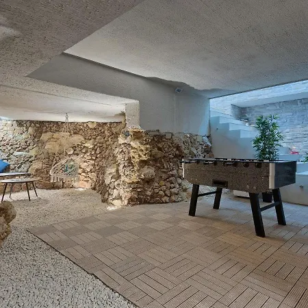 La By Interhome Vila