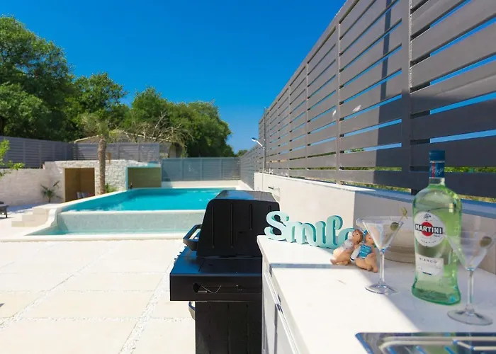 La By Interhome Villa