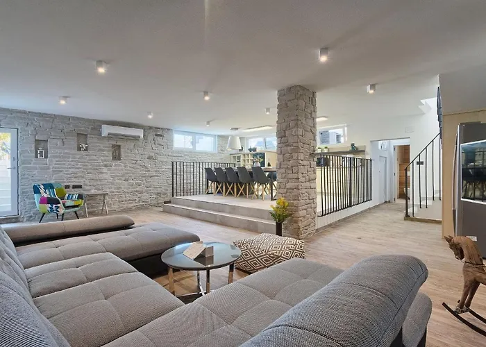 La By Interhome Villa *