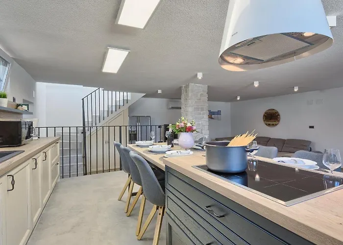 La By Interhome Vila