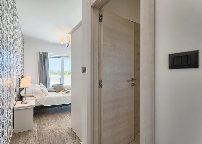 La By Interhome *