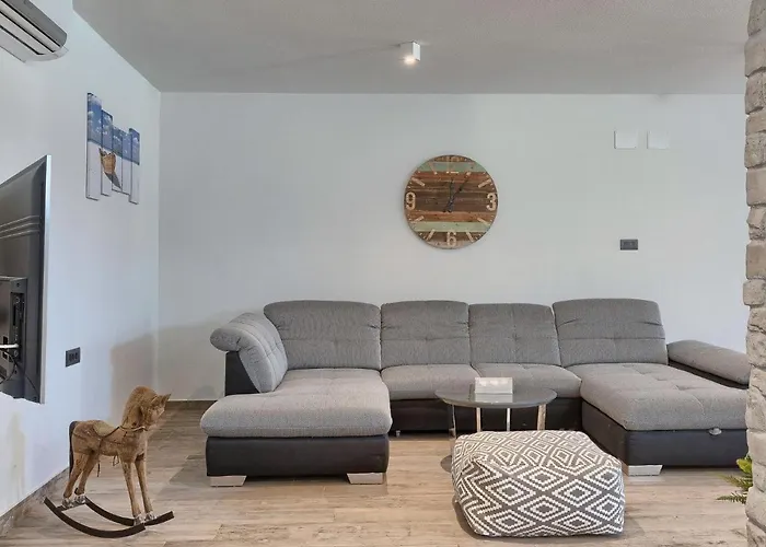 La By Interhome