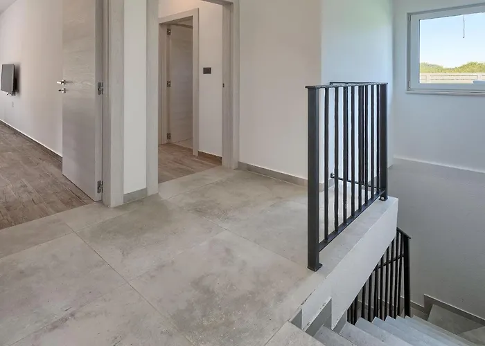 La By Interhome